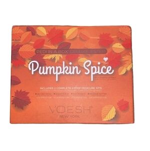 Pumpkin spice feet pedicure kits new in box